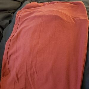 Burgundy LulaRoe leggings